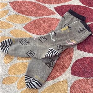 Darn Tough Women’s M Gray Patterned Socks